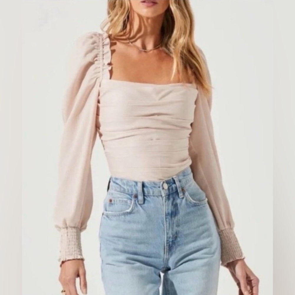 ASTR the Label Size Large Square Neck Puff Sleeve Top in Blush Pink